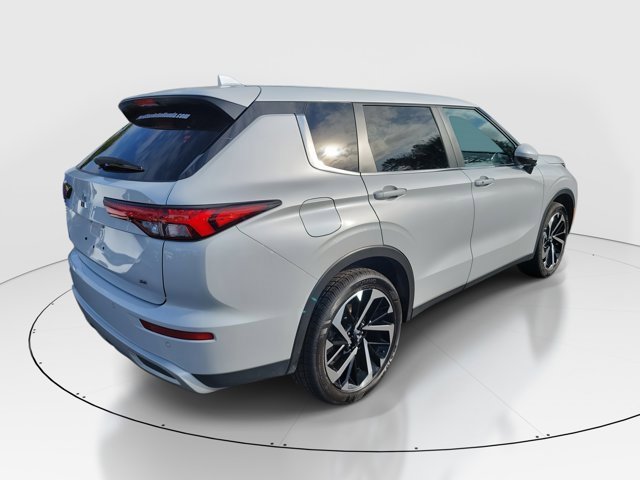 Used 2024 Mitsubishi Outlander SE image 36
