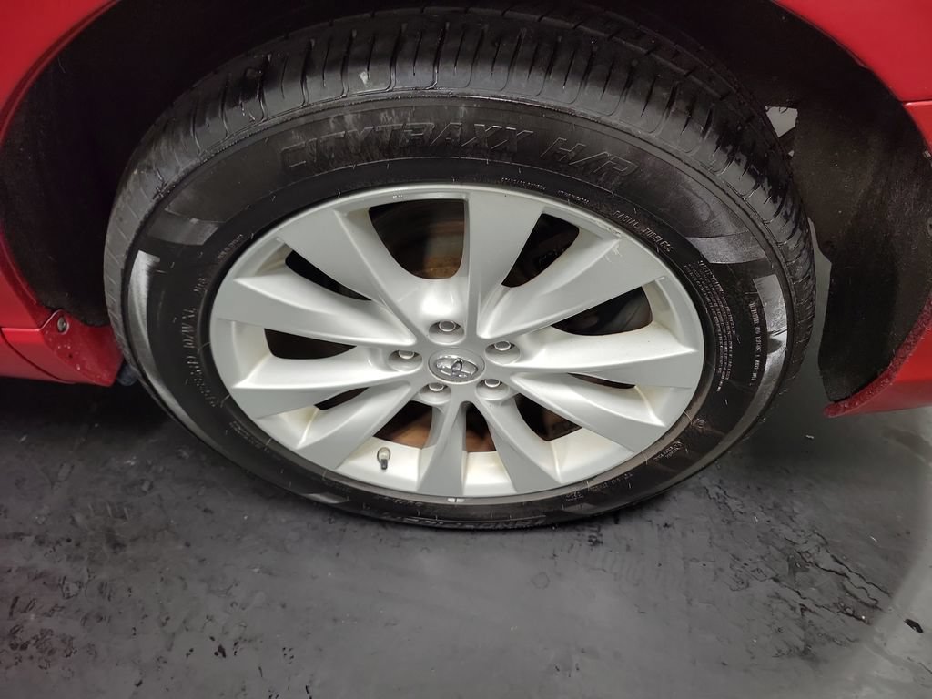 Used 2015 Toyota Venza LE AWD/4WD image 12