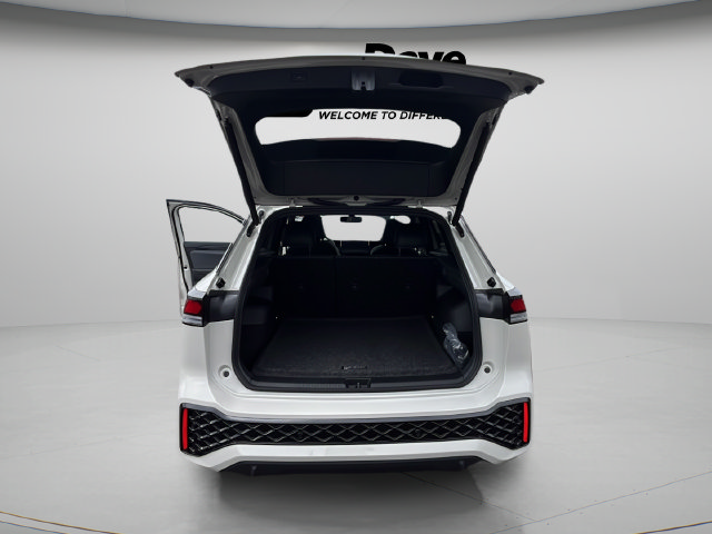 New 2026 Volkswagen Tiguan SE R-Line AWD/4WD image 25