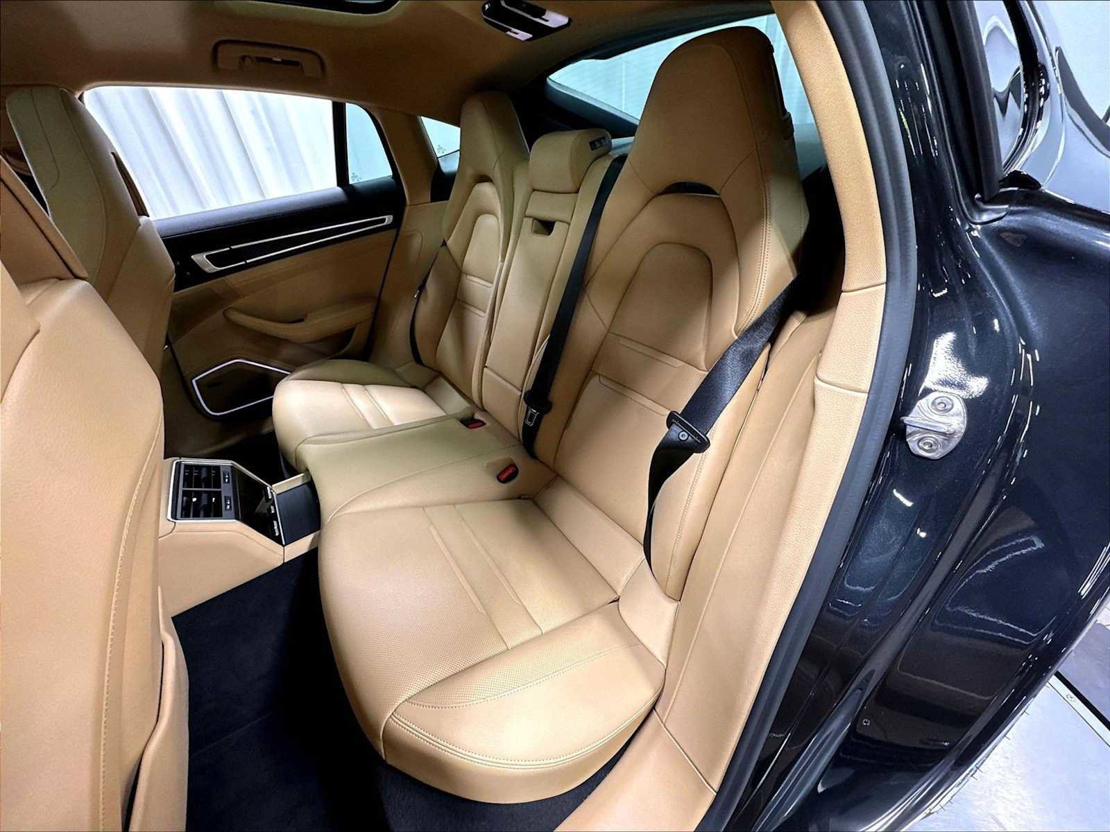 Used 2022 Porsche Panamera 4 Platinum Edition AWD/4WD image 29