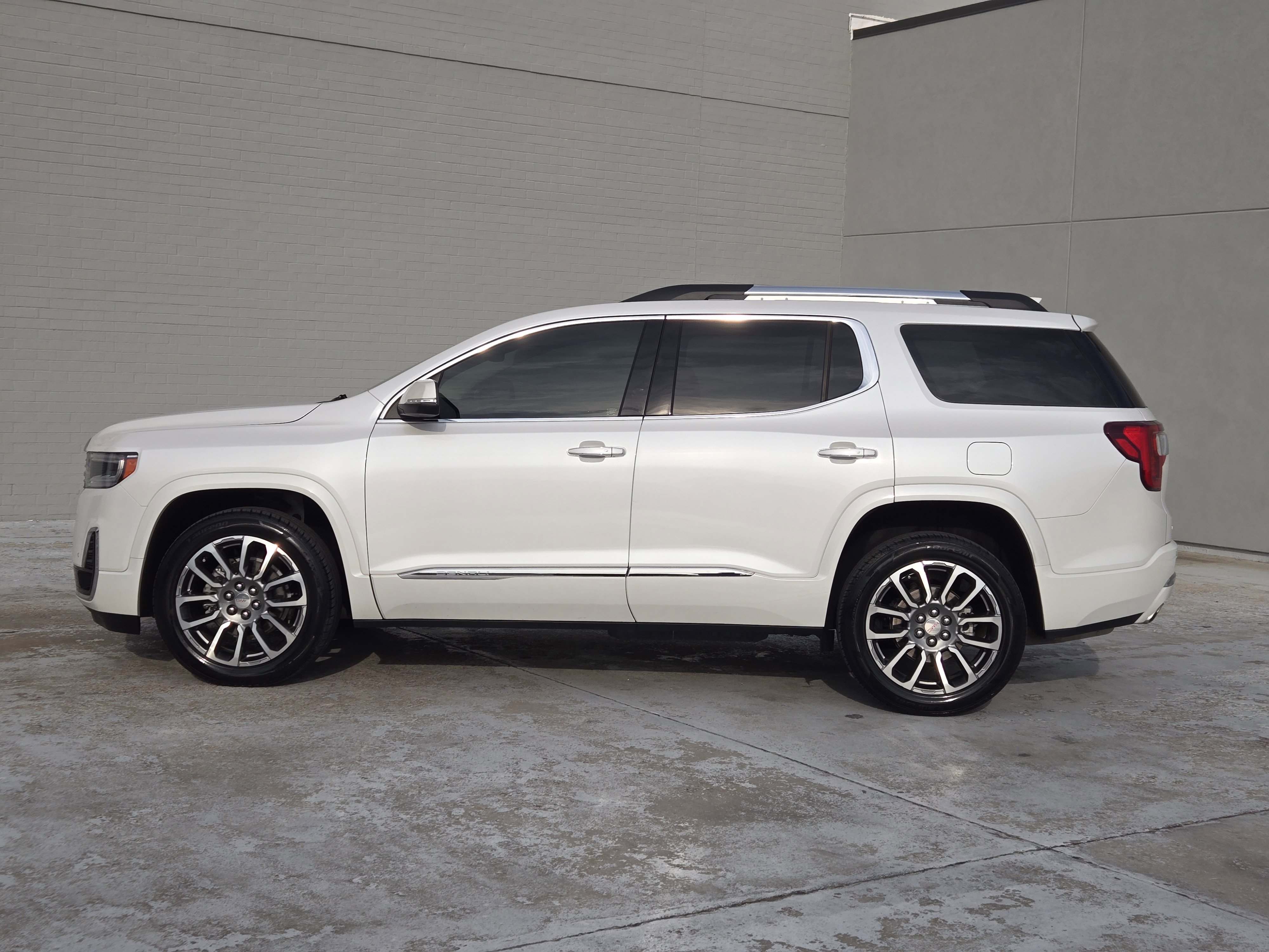 Used 2021 GMC Acadia Denali image 5
