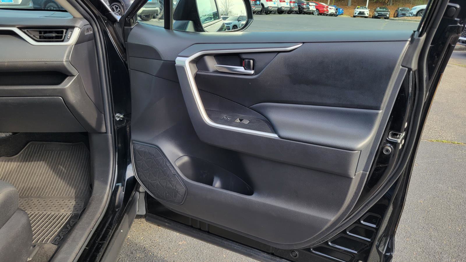 Used 2023 Toyota RAV4 XLE w/ Convenience Package image 35