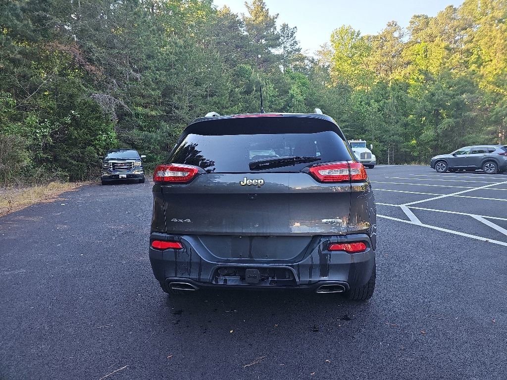 Used 2017 Jeep Cherokee Latitude w/ Comfort/Convenience Group AWD/4WD image 5