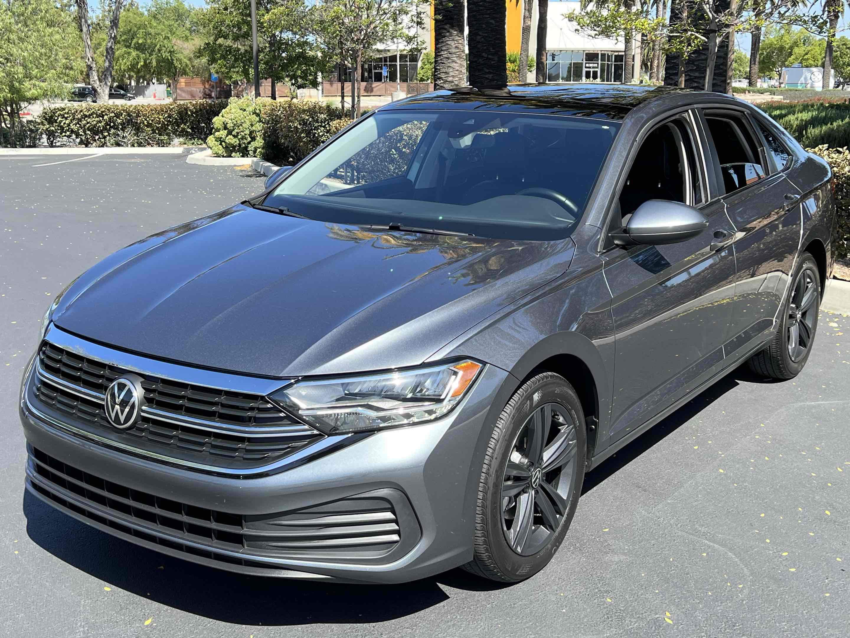 Used 2023 Volkswagen Jetta SE w/ Panoramic Sunroof Package FWD image 11