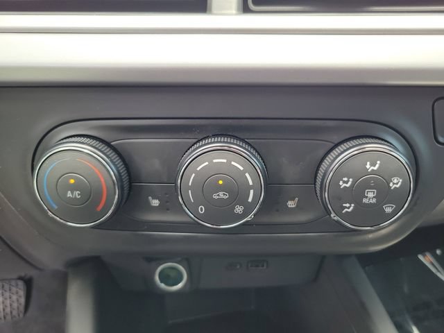 Used 2025 Chevrolet Trax RS w/ Driver Confidence Package FWD image 28