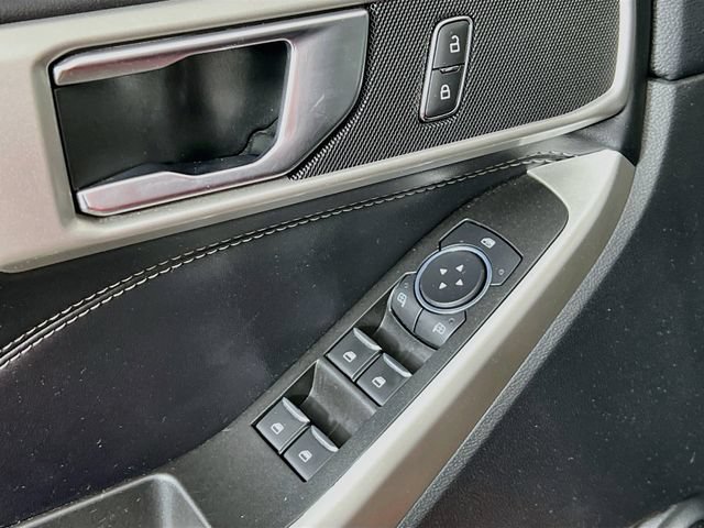 Used 2022 Ford Explorer XLT w/ Equipment Group 202A AWD/4WD image 9