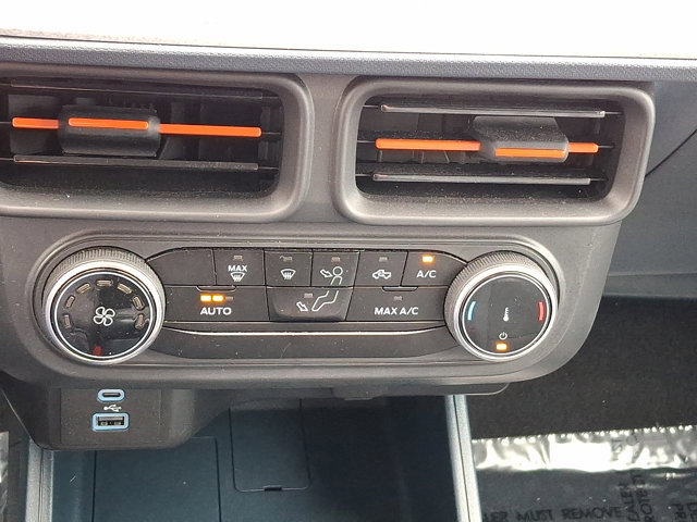 Used 2023 Ford Maverick XLT image 15