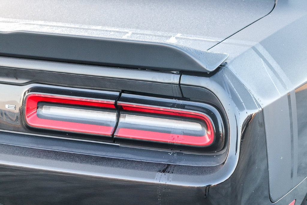 Used 2018 Dodge Challenger R/T Scat Pack RWD image 9