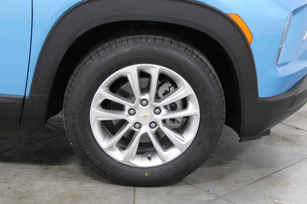 Used 2025 Chevrolet TrailBlazer LS w/ LS Convenience Package FWD image 12