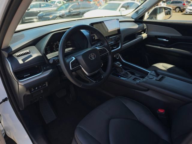 Used 2024 Toyota Grand Highlander AWD Hybrid image 21