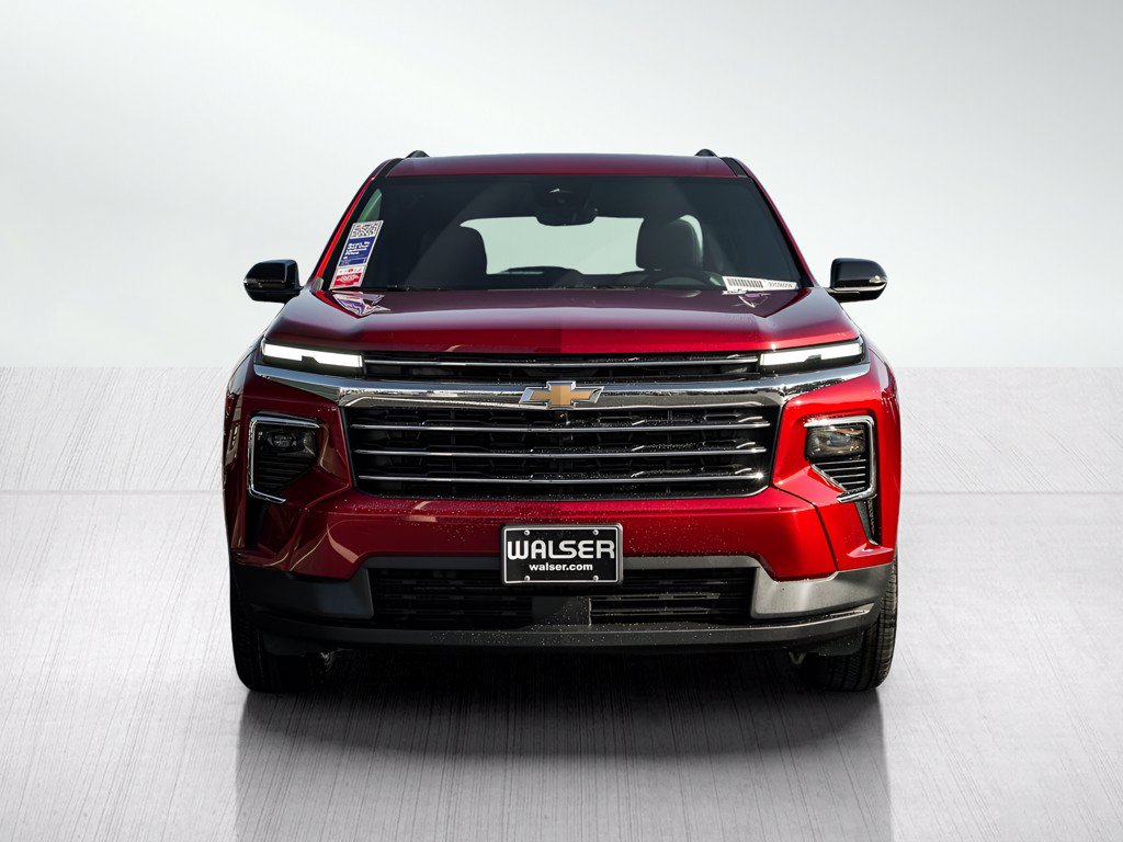 New 2026 Chevrolet Traverse LT w/ Driver Confidence Package AWD/4WD image 2
