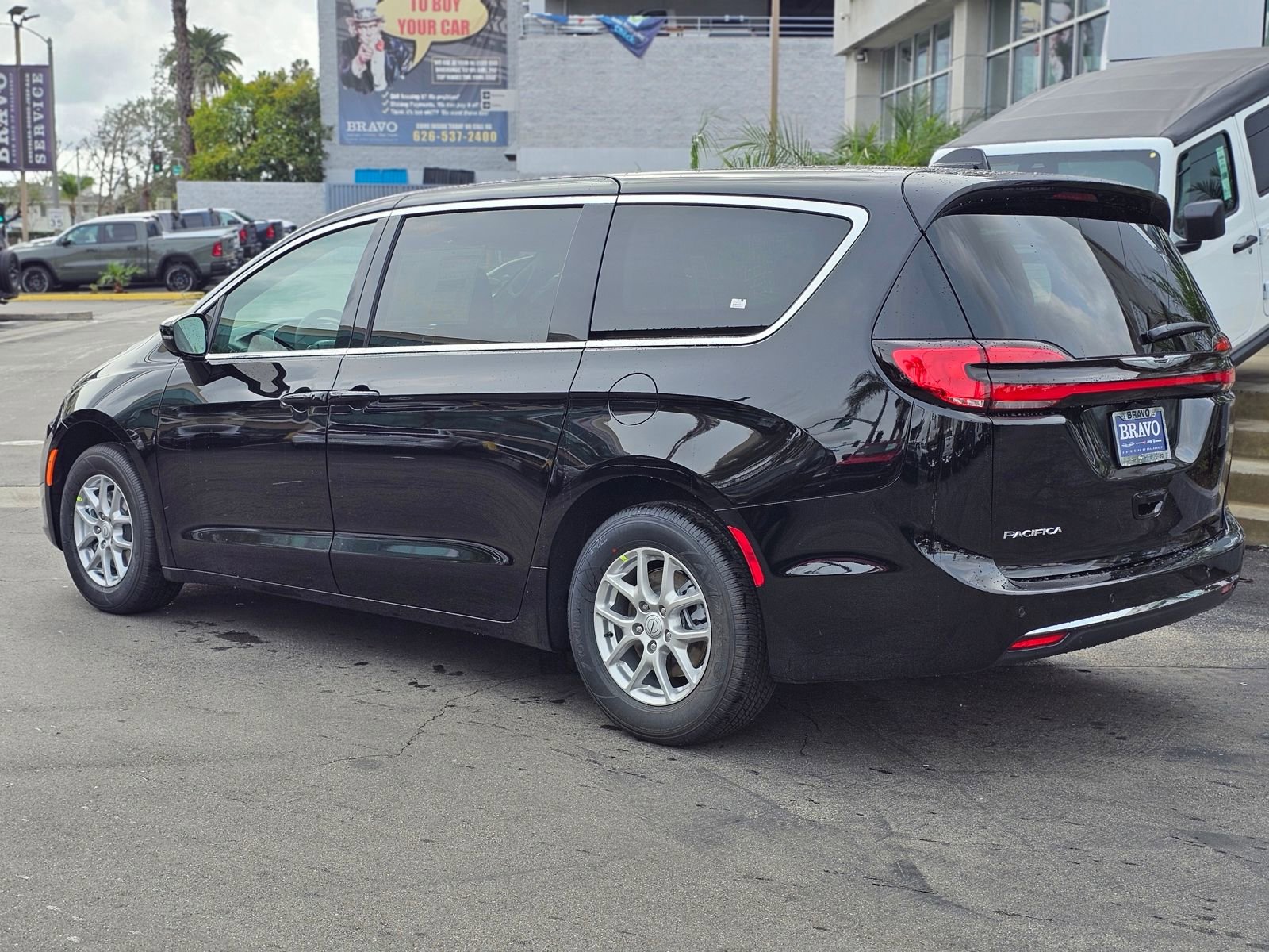 New 2026 Chrysler Pacifica Select image 6