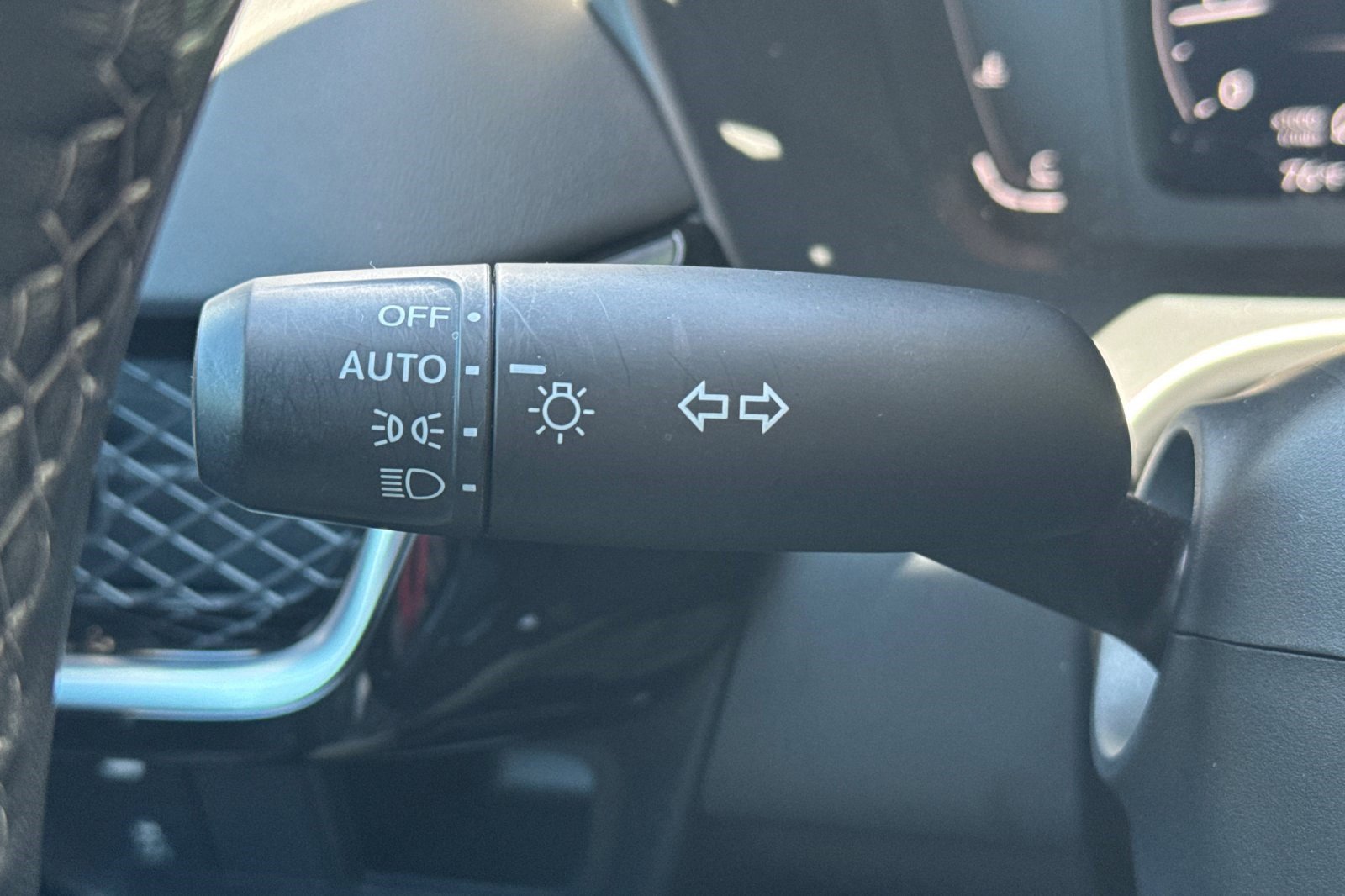 Used 2025 Acura ADX AWD image 32