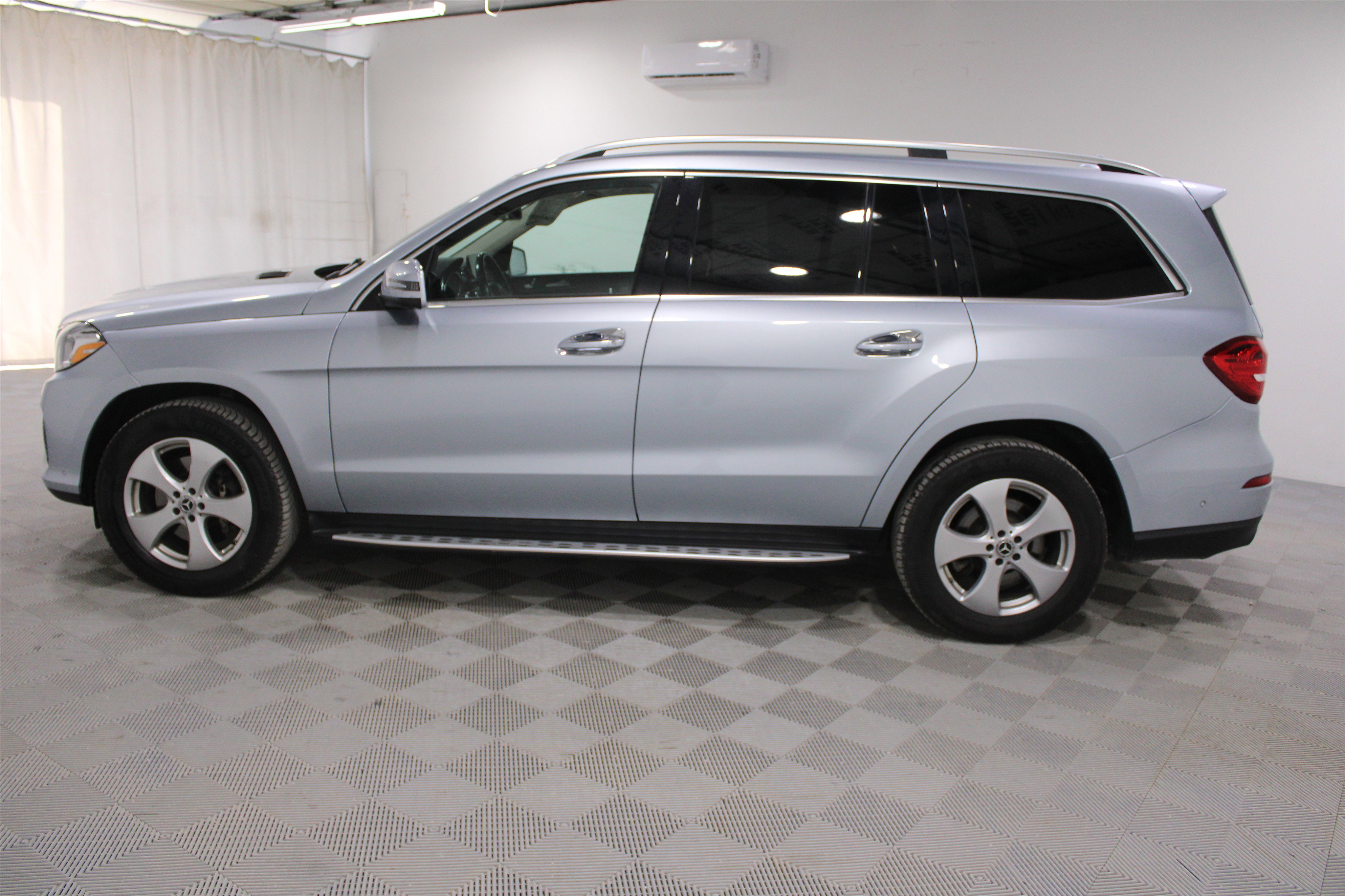 Used 2018 Mercedes-Benz GLS 450 4MATIC image 33