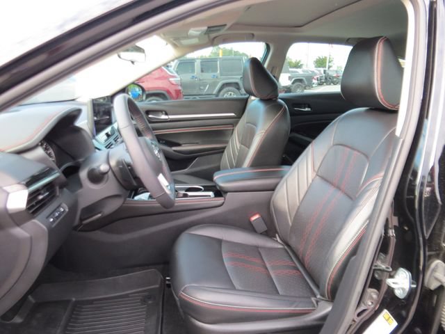 Used 2023 Nissan Altima 2.5 SR w/ SR Premium Package FWD image 13