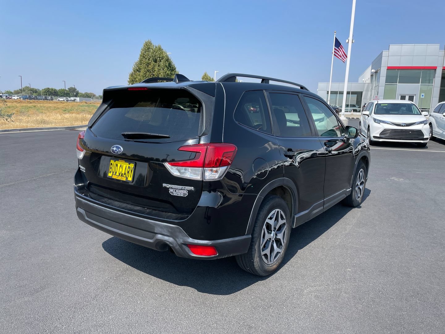 Used 2019 Subaru Forester Premium AWD/4WD image 3