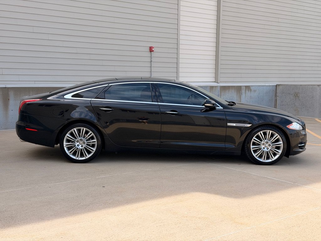 Used 2011 Jaguar XJ L RWD image 2