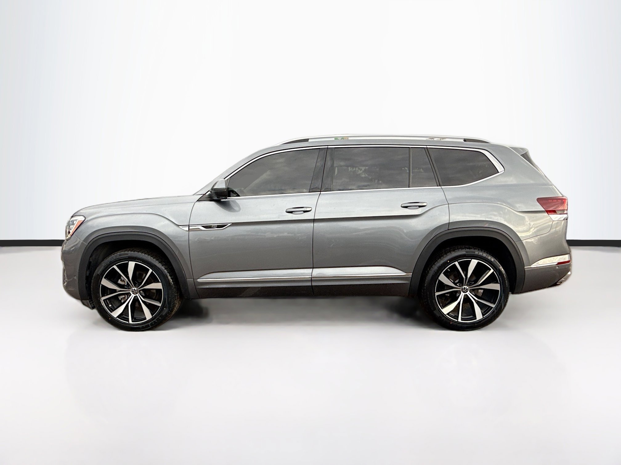 Used 2024 Volkswagen Atlas SEL Premium R-Line image 6