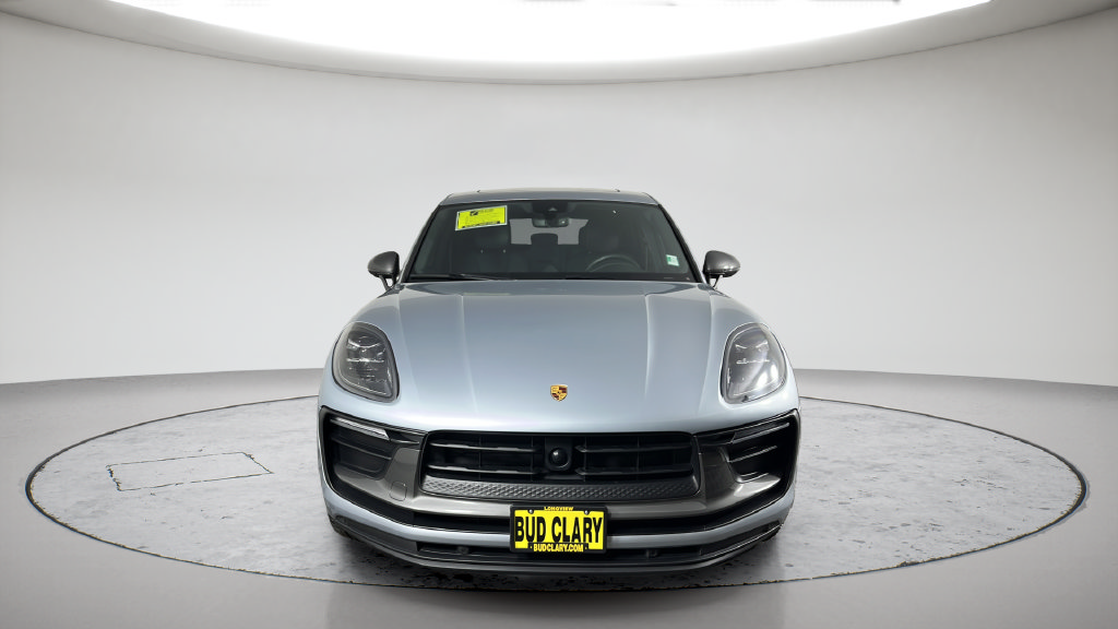 Used 2023 Porsche Macan Turbo AWD/4WD image 3