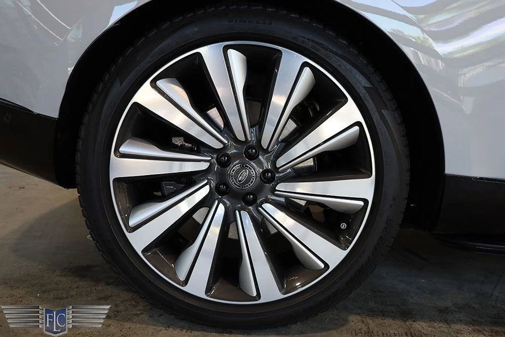 Used 2023 Land Rover Range Rover SV image 43