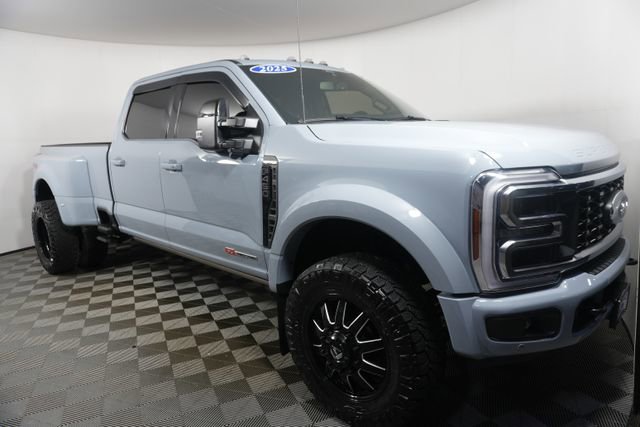 Used 2025 Ford F450 Platinum w/ FX4 Off-Road Package AWD/4WD image 2