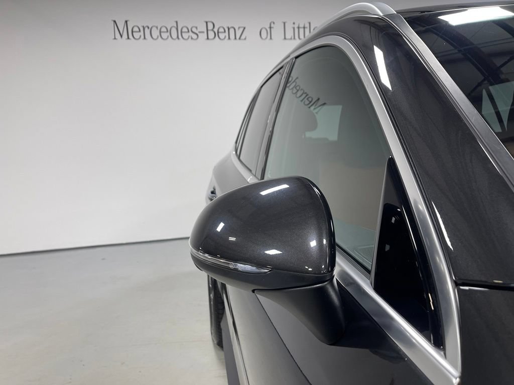 Used 2025 Mercedes-Benz GLC 350e 4MATIC image 12