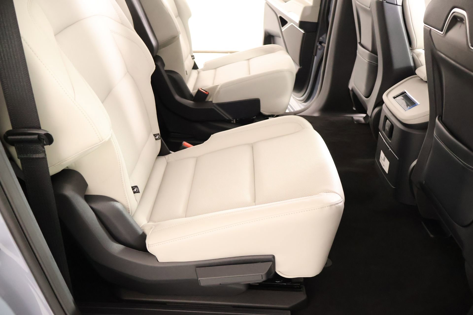 New 2026 Lincoln Navigator L Reserve AWD/4WD image 16