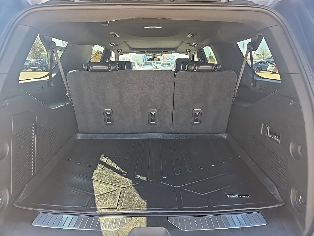 Used 2022 GMC Yukon XL Denali image 35