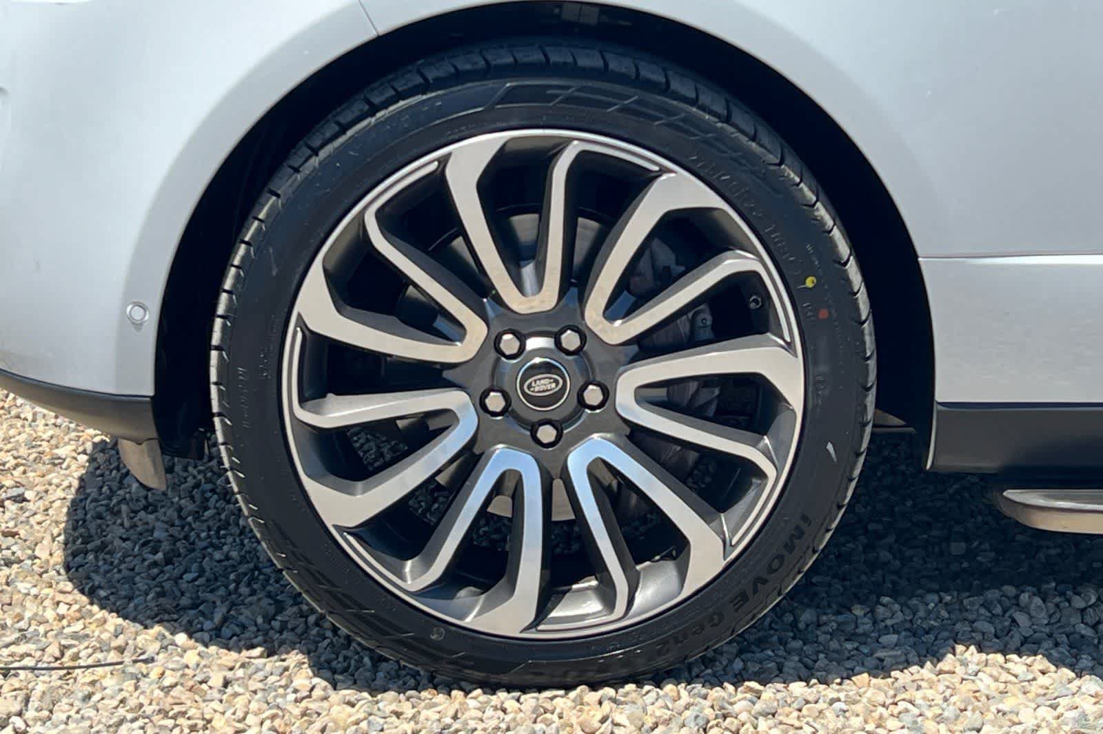 Used 2017 Land Rover Range Rover Autobiography AWD/4WD image 38
