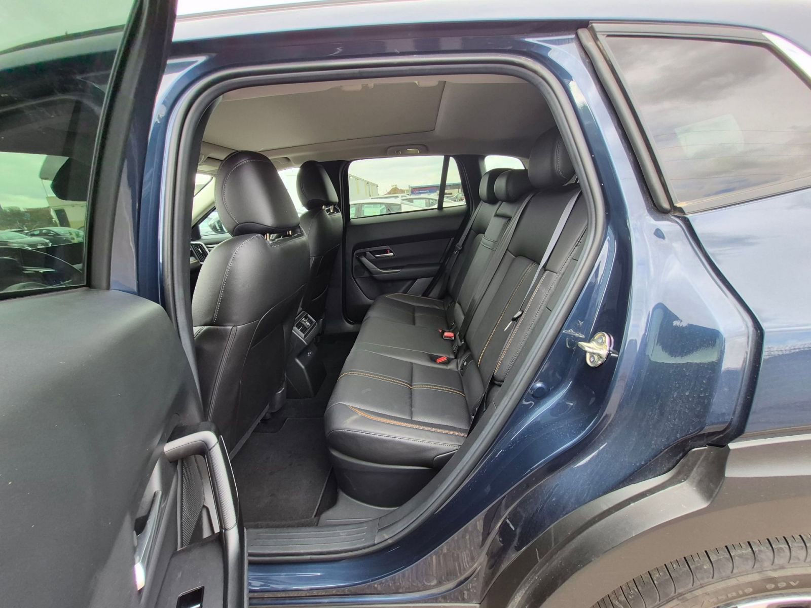 Used 2025 MAZDA CX-50 2.5 Hybrid w/ Premium Plus Pkg image 12