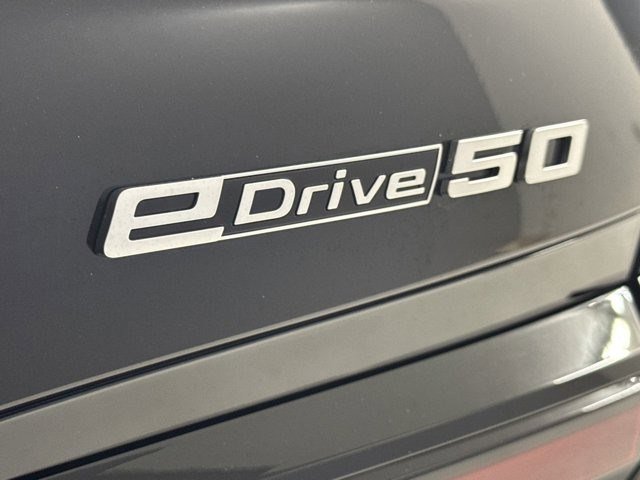 Used 2025 BMW i7 eDrive50 w/ M Sport Package image 9