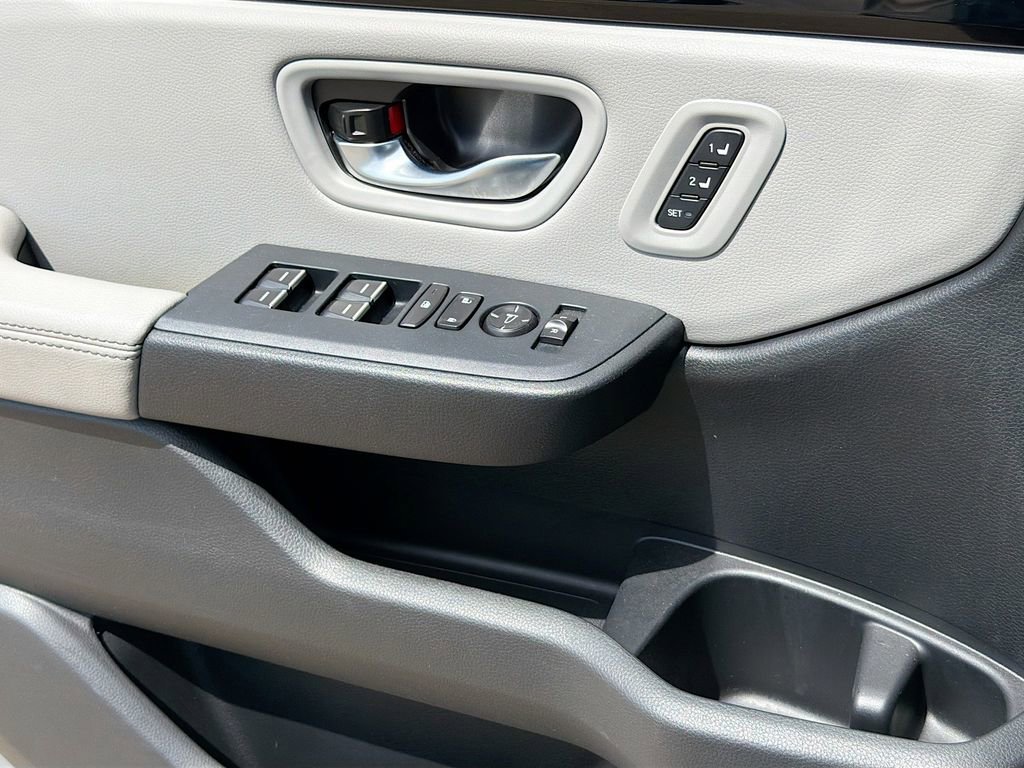 Used 2023 Honda Pilot Touring image 29