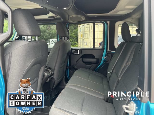Used 2024 Jeep Wrangler Unlimited w/ Convenience Group AWD/4WD image 28