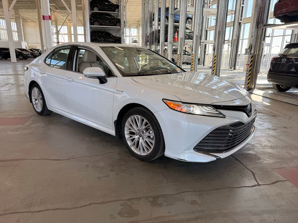 Used 2020 Toyota Camry XLE w/ Sunroof Package image 1
