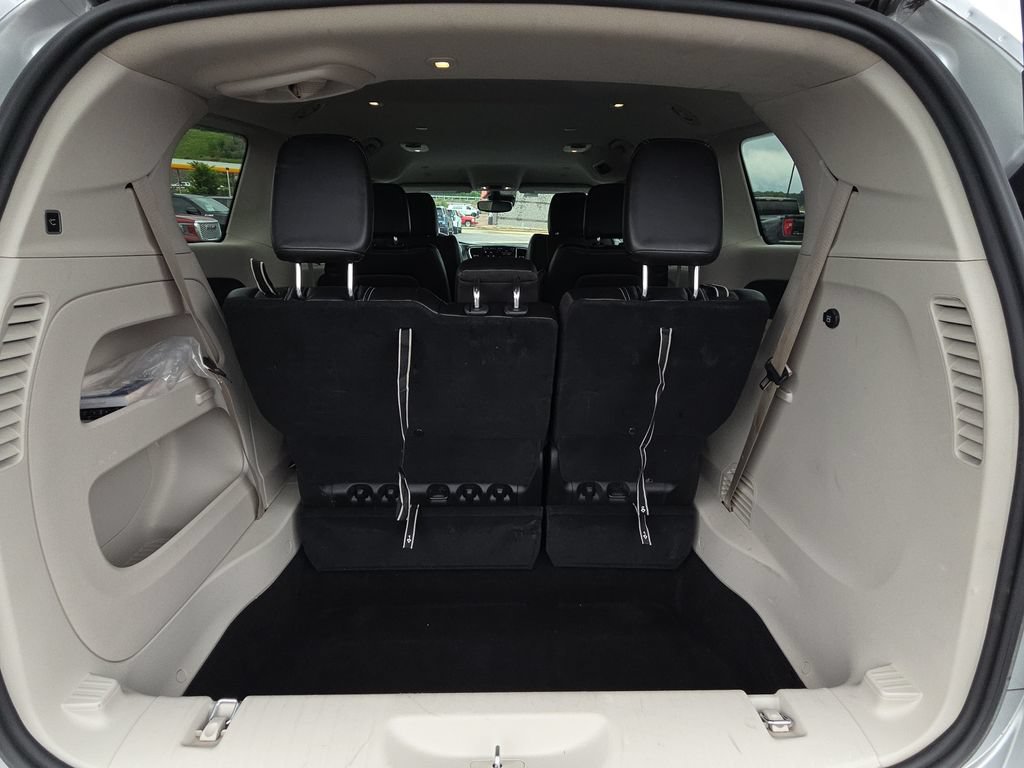 Used 2023 Chrysler Pacifica Touring-L FWD image 31