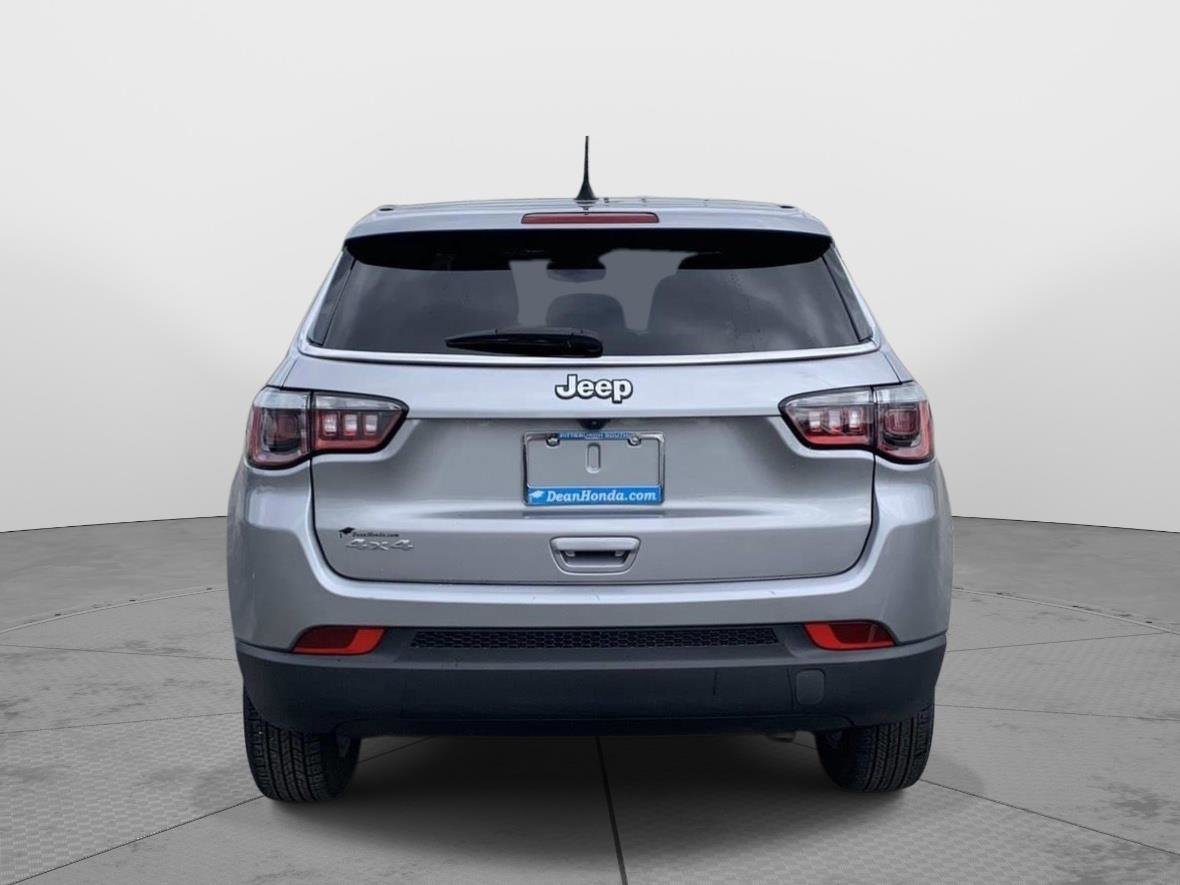 Used 2024 Jeep Compass Sport image 4