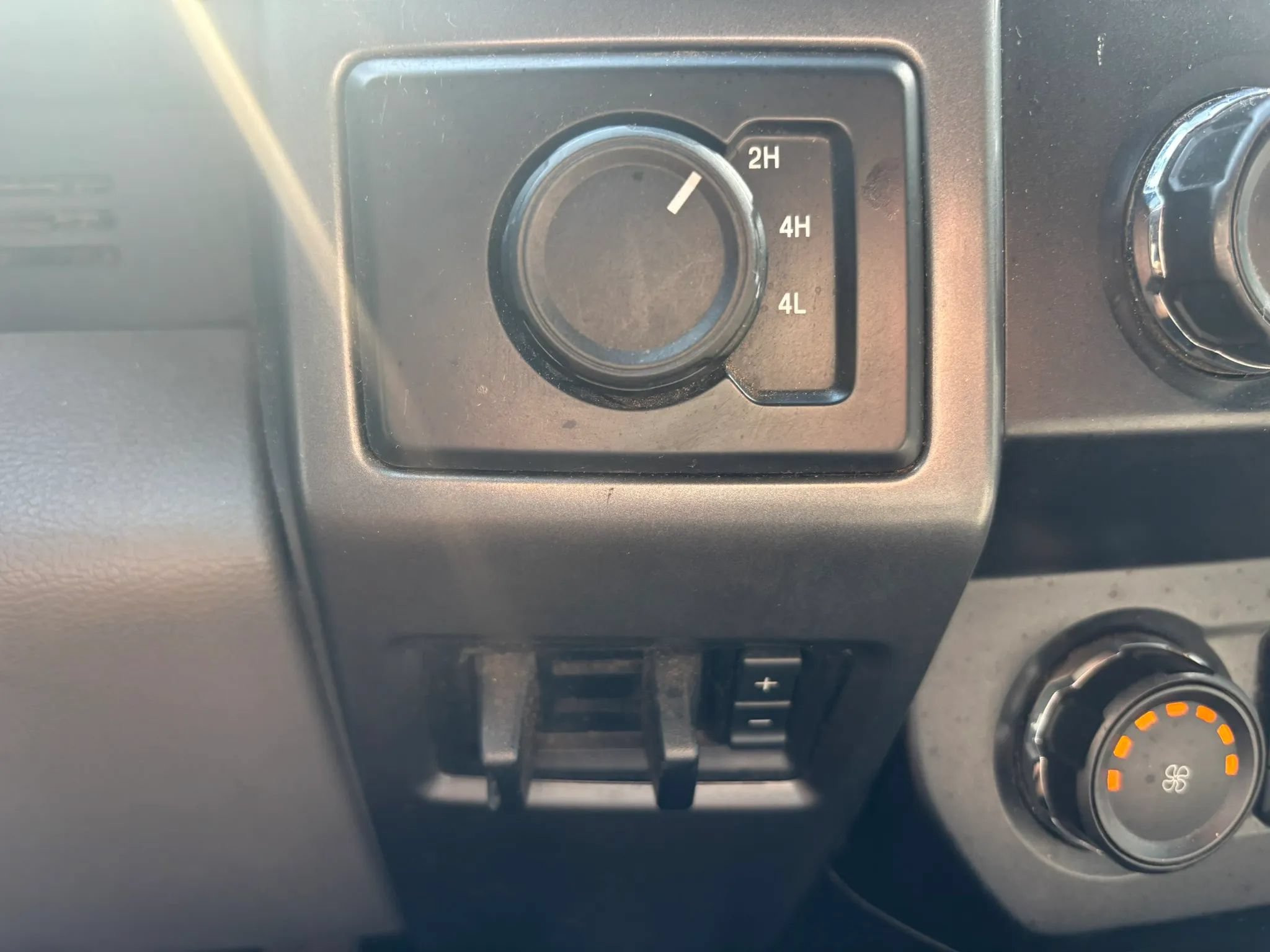 Used 2019 Ford F250 XLT w/ Snow Plow Prep Package AWD/4WD image 25