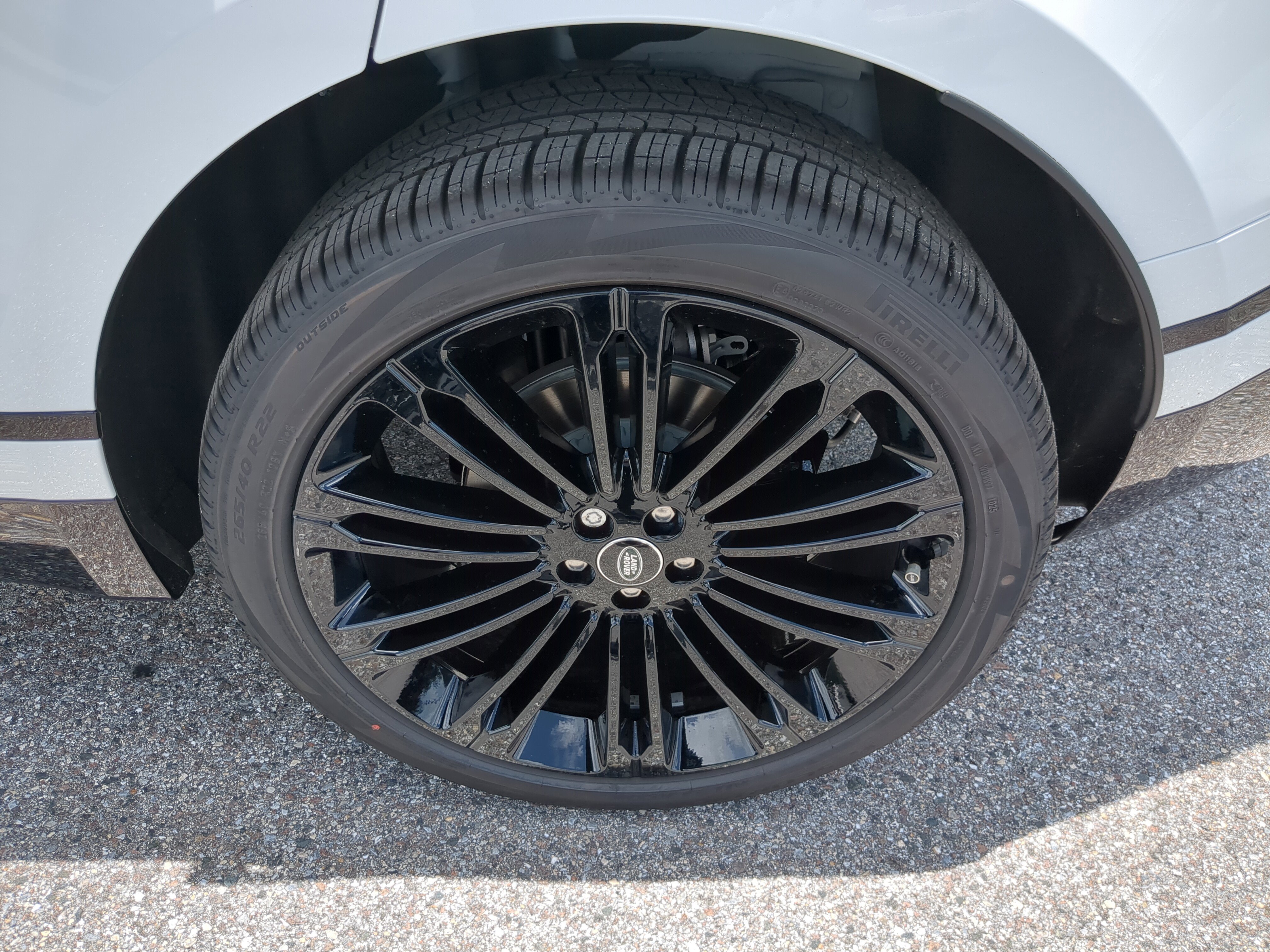 New 2026 Land Rover Range Rover Velar Dynamic SE image 29