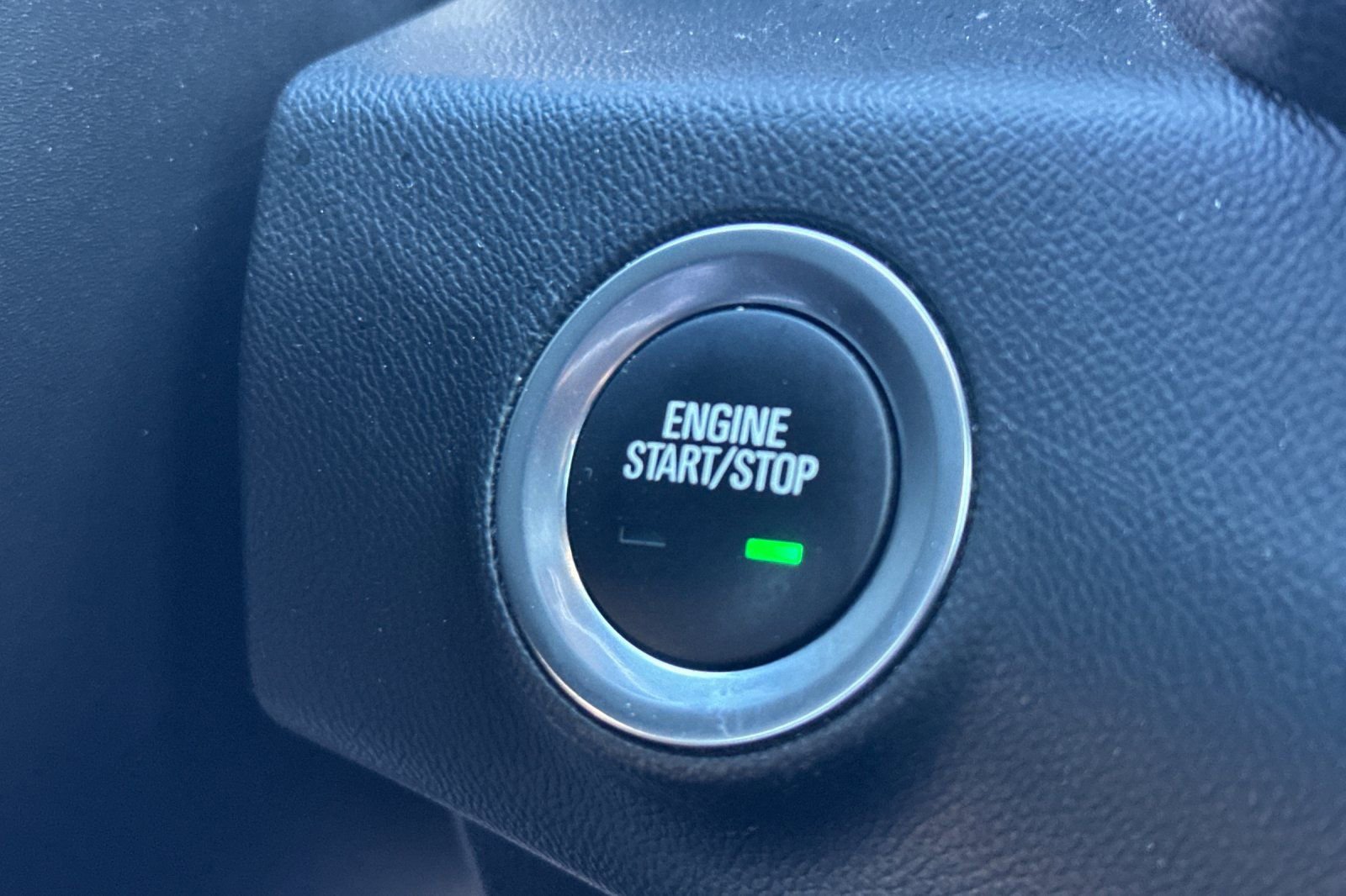 Used 2024 GMC Terrain SLT image 23