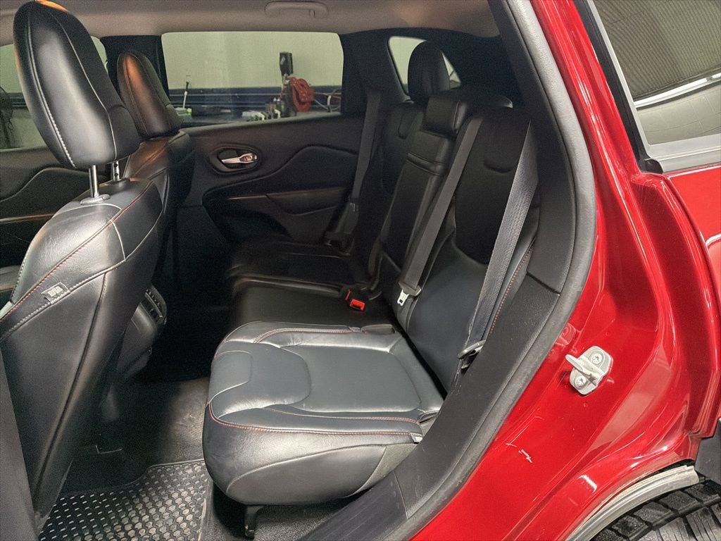 Used 2014 Jeep Cherokee Trailhawk w/ Comfort/Convenience Group image 12