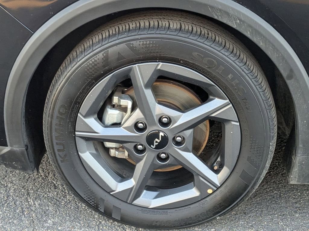 Used 2025 Kia K4 LXS image 29