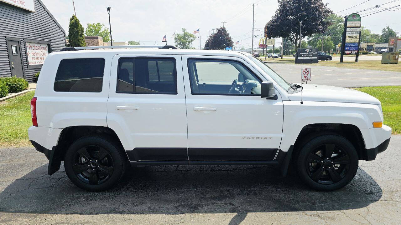 Used 2015 Jeep Patriot Limited w/ Sun/Sound Group AWD/4WD image 7
