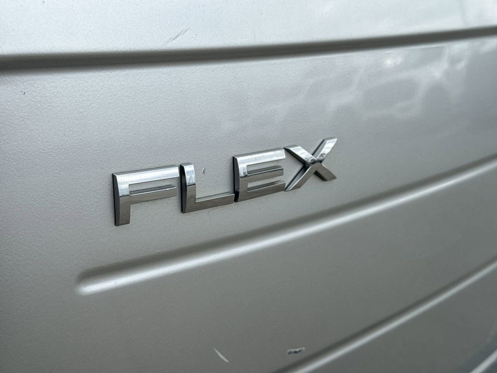 Used 2010 Ford Flex SEL FWD image 4