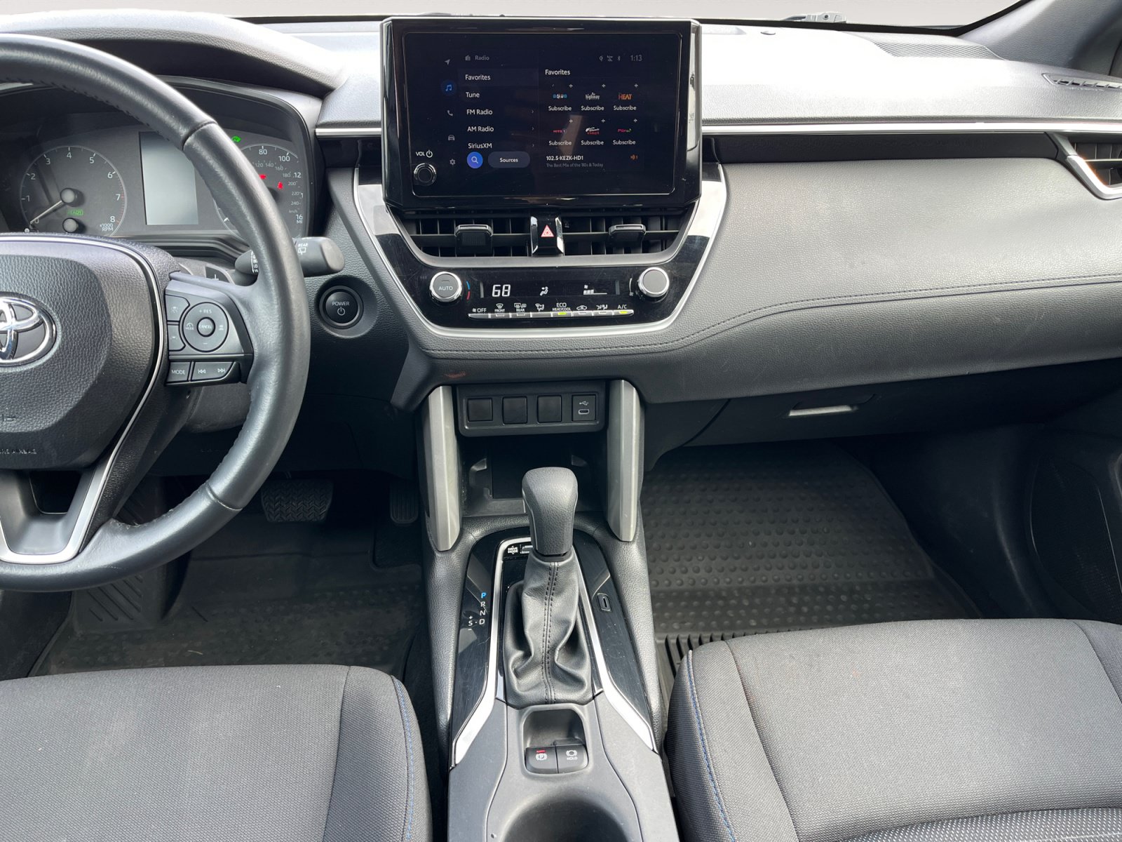 Used 2024 Toyota Corolla Cross AWD Hybrid image 12