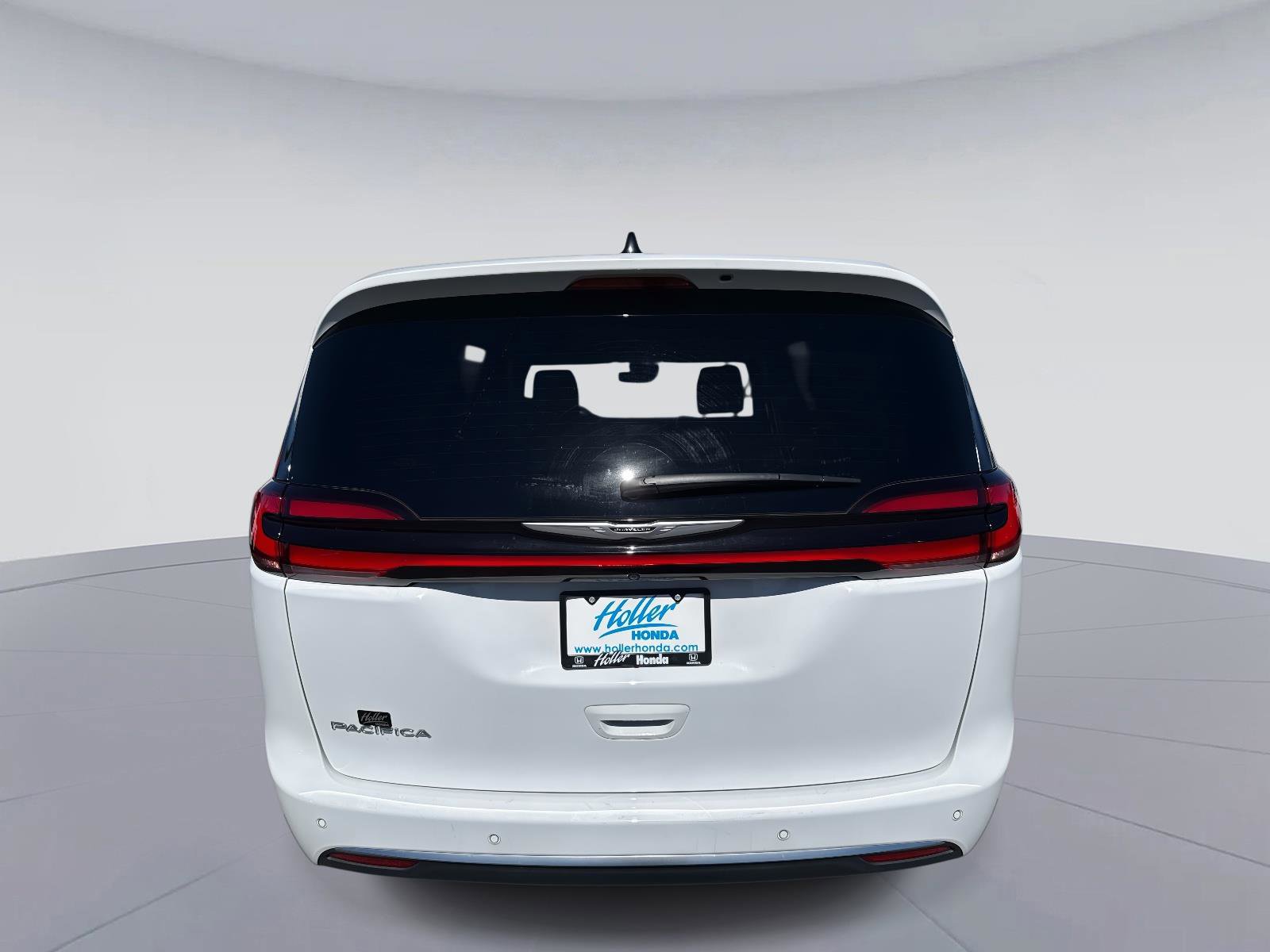 Used 2024 Chrysler Pacifica Pinnacle image 5