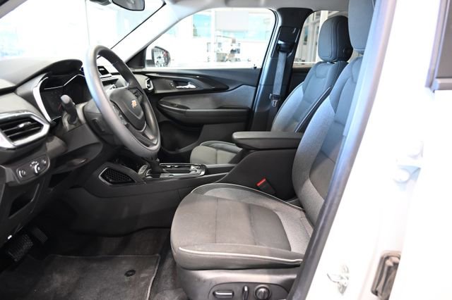 Used 2023 Chevrolet TrailBlazer LT FWD image 9