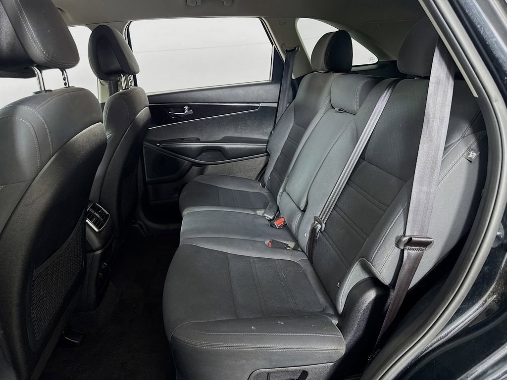 Used 2016 Kia Sorento LX w/ LX Convenience Package image 26