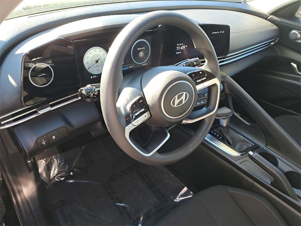 Used 2024 Hyundai Elantra SEL image 7