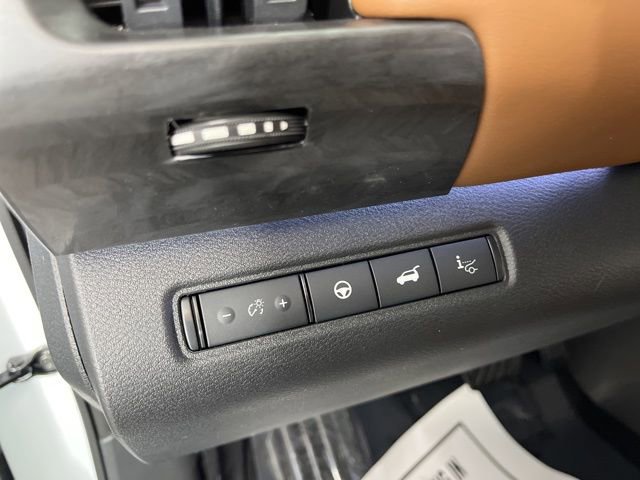 New 2026 Nissan Pathfinder Platinum image 30