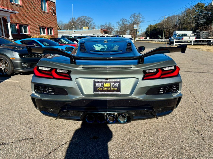 Used 2024 Chevrolet Corvette Z06 w/ Z07 Performance Package image 7